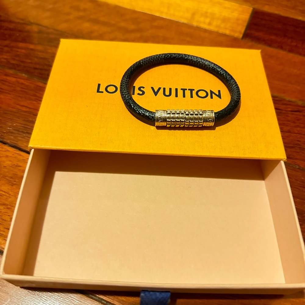 LV bracelet